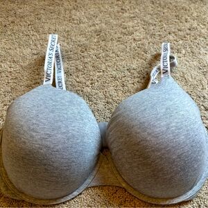 Victoria’s Secret t-shirt push-up full coverage bra